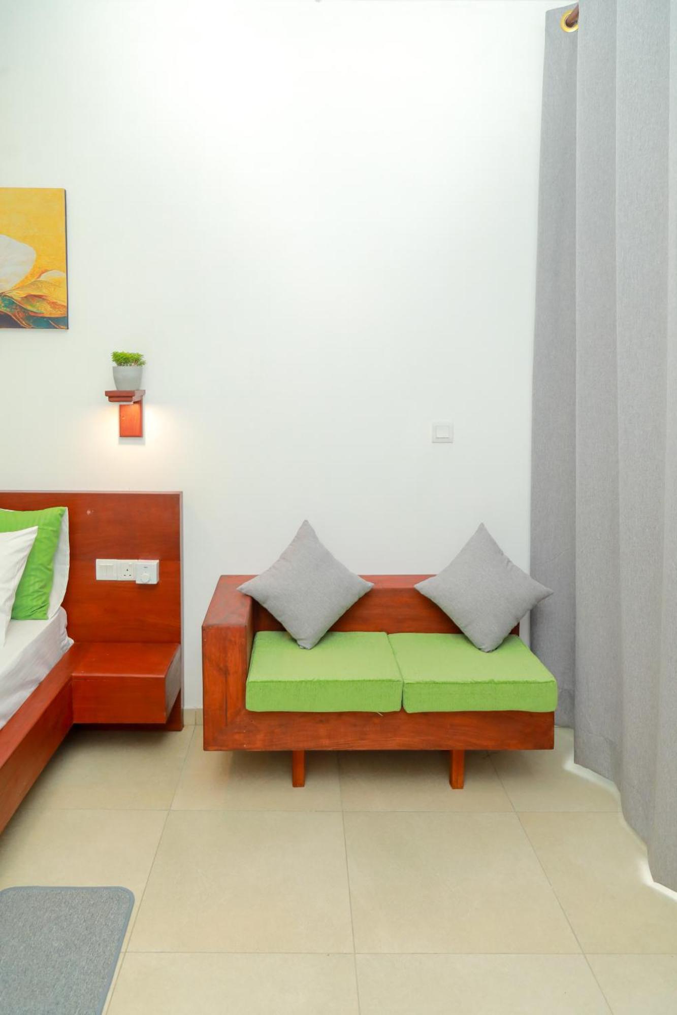 Traveller'S Hotel Hikkaduwa Esterno foto