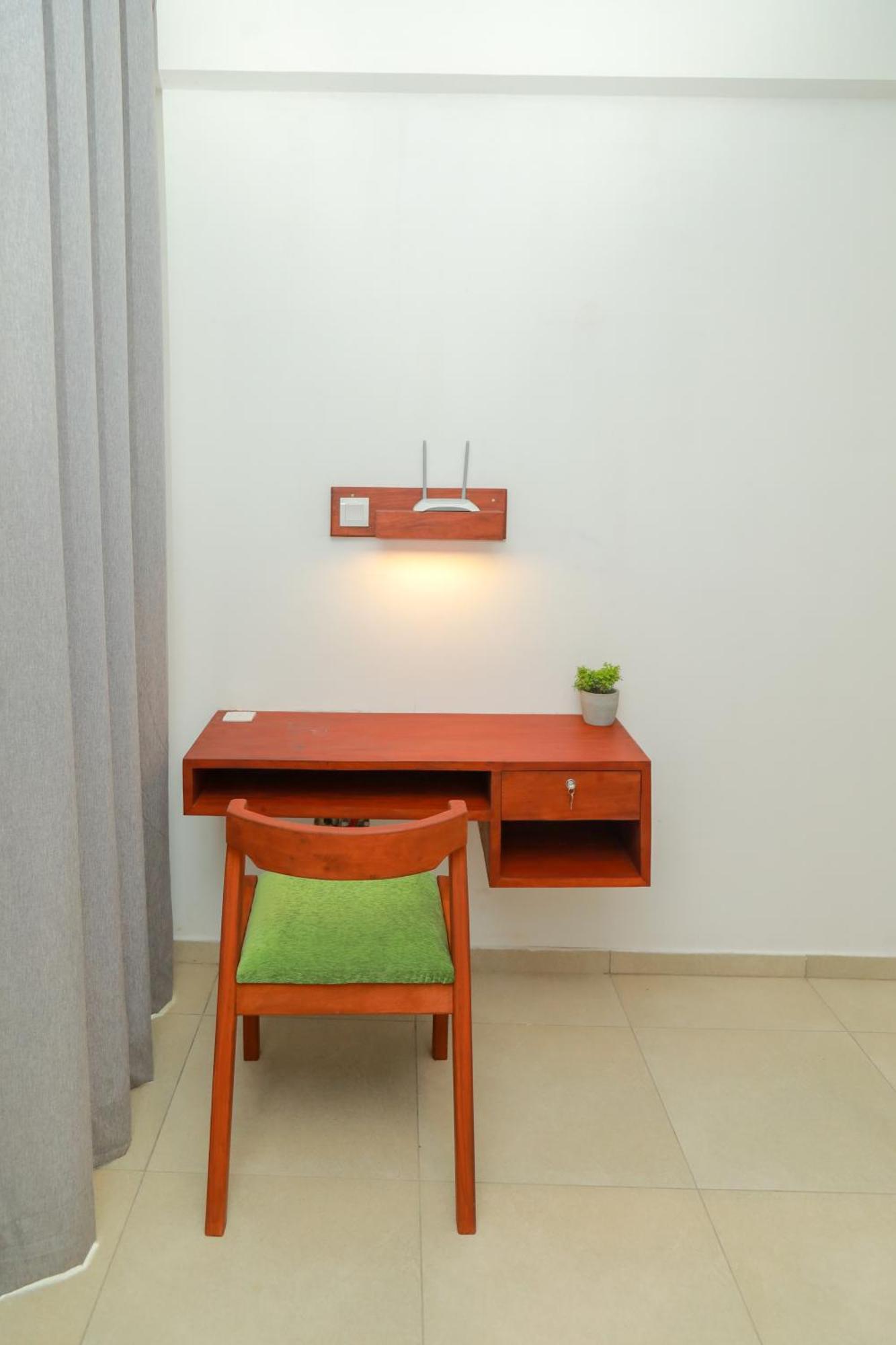 Traveller'S Hotel Hikkaduwa Esterno foto