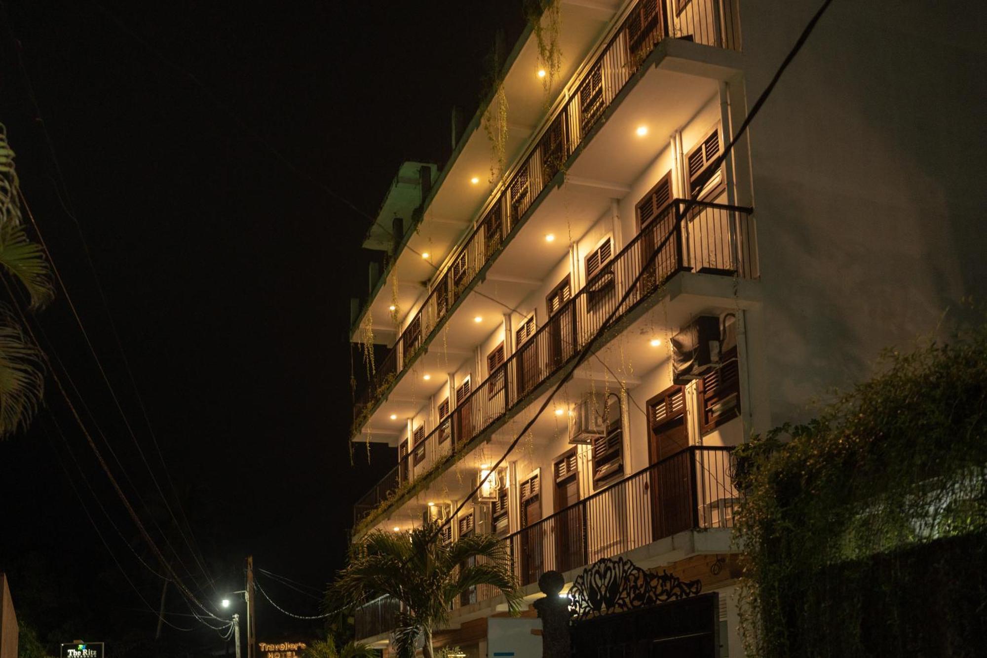Traveller'S Hotel Hikkaduwa Esterno foto